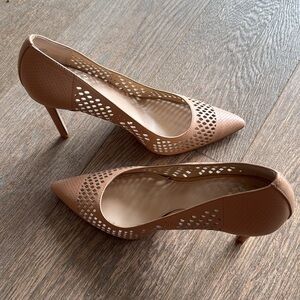 Vince Camuto Women's Beige Pumps